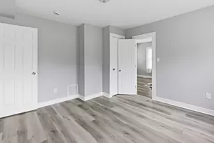 8416 W Bluemound Rd, Wauwatosa, WI 53226 - Photo 12