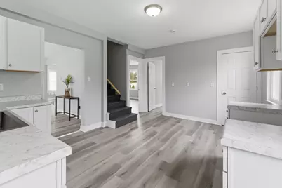 8416 W Bluemound Rd, Wauwatosa, WI 53226 - Photo 16