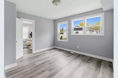 8416 W Bluemound Rd, Wauwatosa, WI 53226 - Photo 12