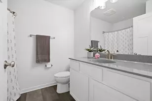 N67W25333 Breckenridge Ct, Sussex, WI 53089 - Photo 14