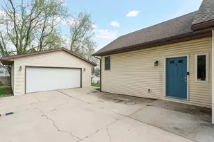 1408 Duffy St, Watertown, WI 53094 - Photo 4