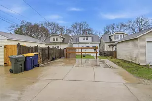 2219 S 70th St, West Allis, WI 53219 - Photo 22
