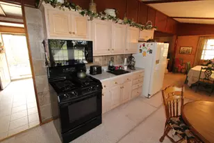 308 Highridge Rd, Burlington, WI 53105 - Photo 2