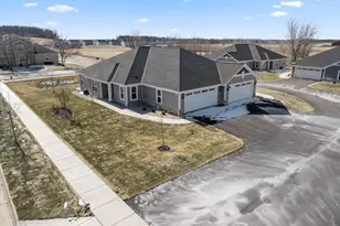 536 Hunter Oaks Blvd, Watertown, WI 53094 - Photo 22