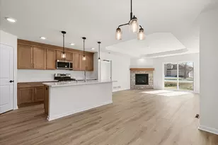 532 Hunter Oaks Blvd, Watertown, WI 53094 - Photo 8