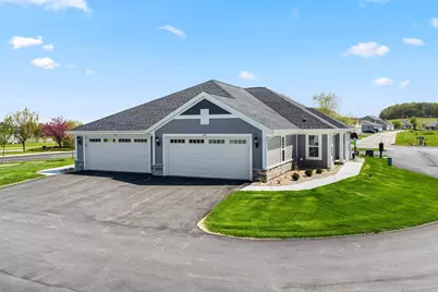 532  Hunter Oaks Blvd #0502, Watertown, WI 53094 - Photo 1