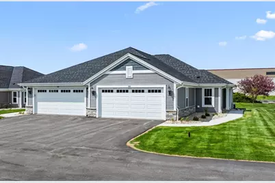 500  Hunter Oaks Blvd #1002, Watertown, WI 53094 - Photo 1