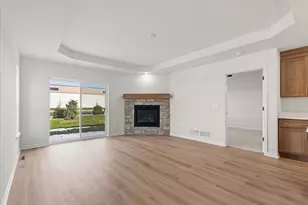 504 Hunter Oaks Blvd, Watertown, WI 53094 - Photo 8