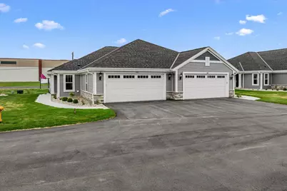 512  Hunter Oaks Blvd #901, Watertown, WI 53094 - Photo 1