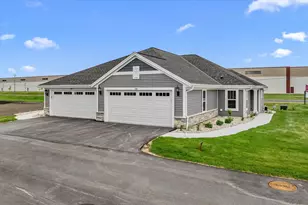 516 Hunter Oaks Blvd, Watertown, WI 53094 - Photo 1