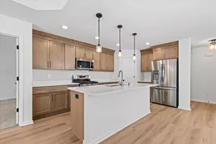520 Hunter Oaks Blvd, Watertown, WI 53094 - Photo 2