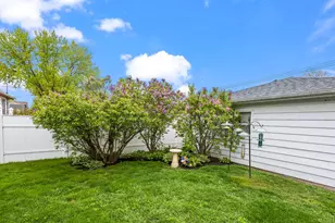 2172 S 109th St, West Allis, WI 53227 - Photo 16