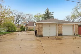 4260 N 93rd St, Wauwatosa, WI 53222 - Photo 54