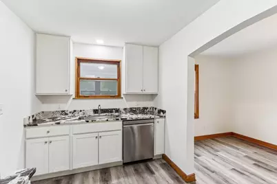4260 N 93rd St, Wauwatosa, WI 53222 - Photo 16