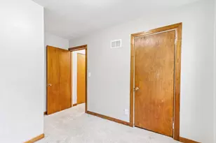4260 N 93rd St, Wauwatosa, WI 53222 - Photo 36