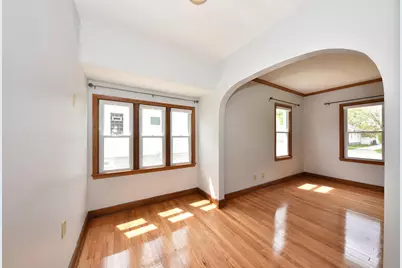 927  Genesee St, Waukesha, WI 53186 - Photo 8