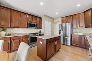 N42W22814 Beacon Ct, Pewaukee, WI 53072 - Photo 22