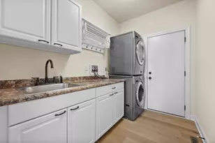 N42W22814 Beacon Ct, Pewaukee, WI 53072 - Photo 42
