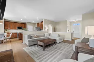 N42W22814 Beacon Ct, Pewaukee, WI 53072 - Photo 16