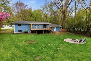1015 W Devonshire Rd, Delafield, WI 53018 - Photo 40