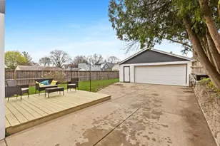 1913 E Eden Pl, Saint Francis, WI 53235 - Photo 22
