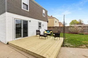 1913 E Eden Pl, Saint Francis, WI 53235 - Photo 6
