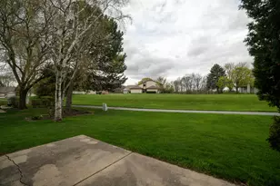 7307 S Delaine Dr, Oak Creek, WI 53154 - Photo 24