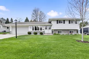 W174N9433 Devonwood Rd, Menomonee Falls, WI 53051 - Photo 22