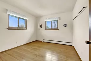 W174N9433 Devonwood Rd, Menomonee Falls, WI 53051 - Photo 10