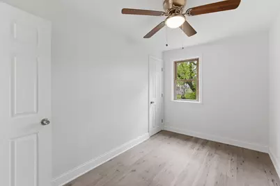 5616  Beaver Ct, Greendale, WI 53129 - Photo 14