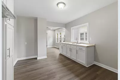 2051 S 57th St, West Allis, WI 53219 - Photo 10