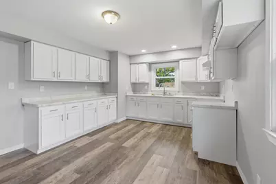 2619 E Bolivar Ave, Saint Francis, WI 53235 - Photo 6