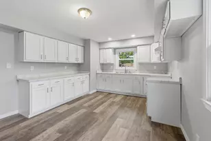 2619 E Bolivar Ave, Saint Francis, WI 53235 - Photo 6
