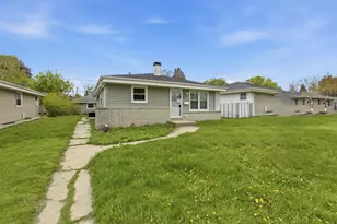 2619 E Bolivar Ave, Saint Francis, WI 53235 - Photo 2