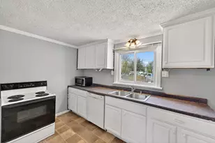3561 S 31st St, Greenfield, WI 53221 - Photo 8