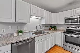 N21W24202 Cumberland Dr, Pewaukee, WI 53072 - Photo 8