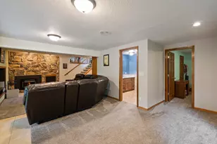 5790 Schneider Ct, West Bend, WI 53095 - Photo 28