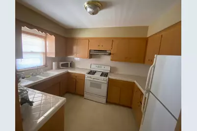8515 W Hampton Ave, Milwaukee, WI 53225 - Photo 10