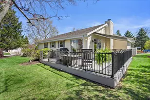 N76W15272 Prairie Ln, Menomonee Falls, WI 53051 - Photo 32