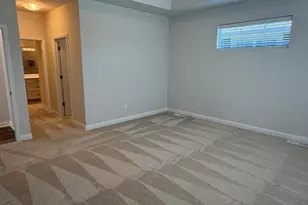 369 Evergreen Ln, Pewaukee, WI 53072 - Photo 12