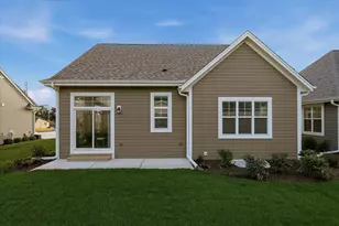 369 Evergreen Ln, Pewaukee, WI 53072 - Photo 26