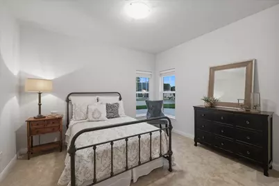 369  Evergreen Ln, Pewaukee, WI 53072 - Photo 18