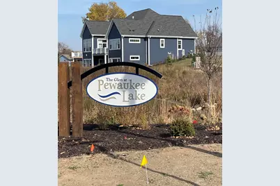 369  Evergreen Ln, Pewaukee, WI 53072 - Photo 26