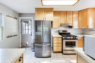 335 Howard St, Walworth, WI 53184 - Photo 8