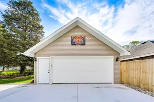 335 Howard St, Walworth, WI 53184 - Photo 18