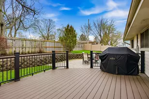 321 Lakeview Rd, South Milwaukee, WI 53172 - Photo 12