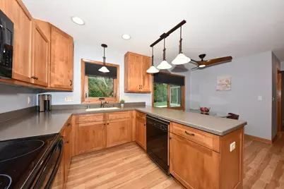 2520 W Margaretta Ct, Glendale, WI 53209 - Photo 12