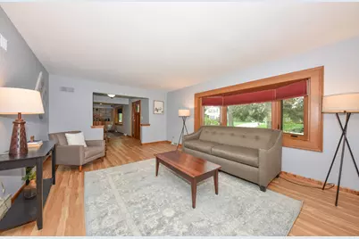 2520 W Margaretta Ct, Glendale, WI 53209 - Photo 8