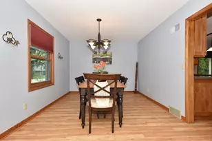 2520 W Margaretta Ct, Glendale, WI 53209 - Photo 10