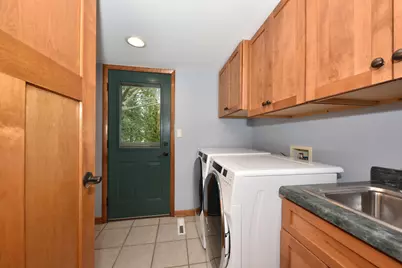 2520 W Margaretta Ct, Glendale, WI 53209 - Photo 22